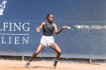 Noma Noha Akugue 20 - BL DTV Hannover - Der Club an der Alster : Ergebnis: 2:7